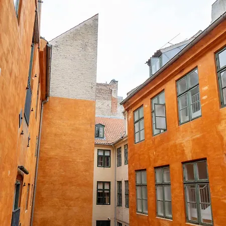 Apartment Charismatic Apartment In Copenhagen Old Town