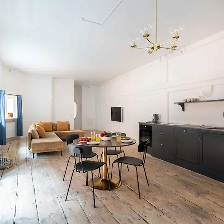 Charismatic In Old Town *