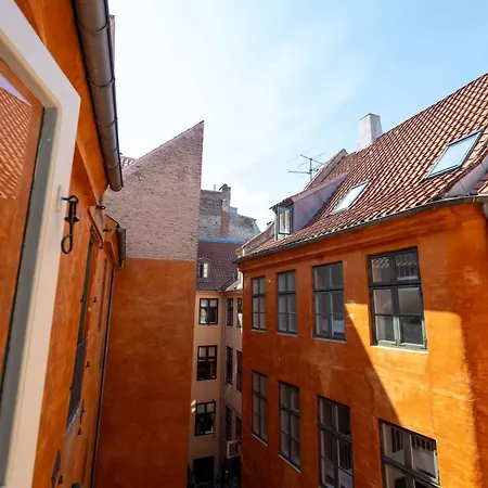 Charismatic In Old Town Apartment