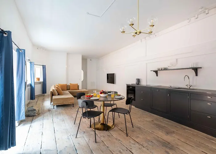 Charismatic In Old Town *